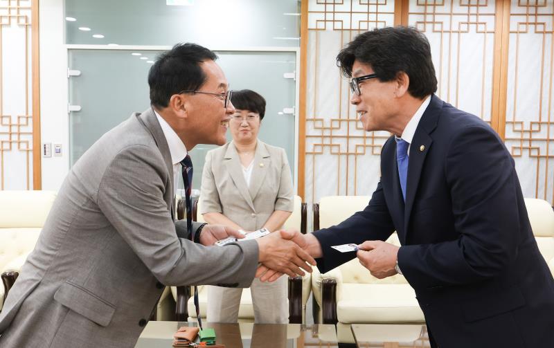 중소기업경기융합경기연합회 의장님 제1부의장님 더불어민주당 대표 접견_5