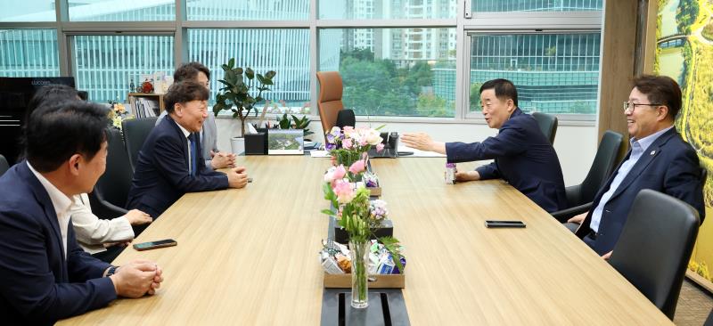 더불어민주당 강득구 최고위원, 염태영 국회의원 접견_3