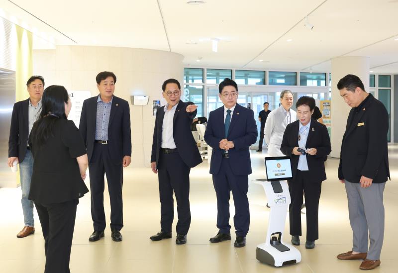 전국 광역의회 교섭단체 더불어민주당 경기도서관 방문