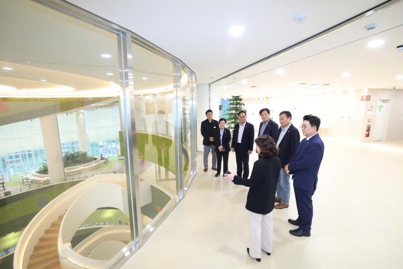 전국 광역의회 교섭단체 더불어민주당 경기도서관 방문_2