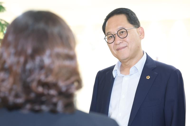 전국 광역의회 교섭단체 더불어민주당 경기도서관 방문_4