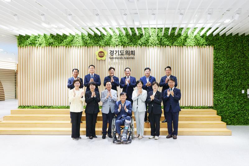 제12대 전반기 농정해양위원회 단체사진_6