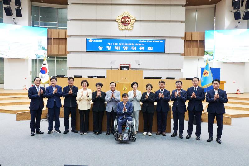 제12대 전반기 농정해양위원회 단체사진_3
