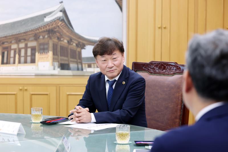 전북특별자치도의회 김희수 의장 면담_8