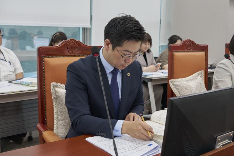제392회 임시회 제2차 교육기획위원회_4