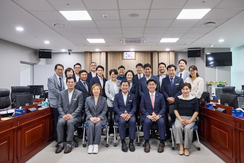 제12대 전반기 경기도청 예산결산특별위원회 단체사진