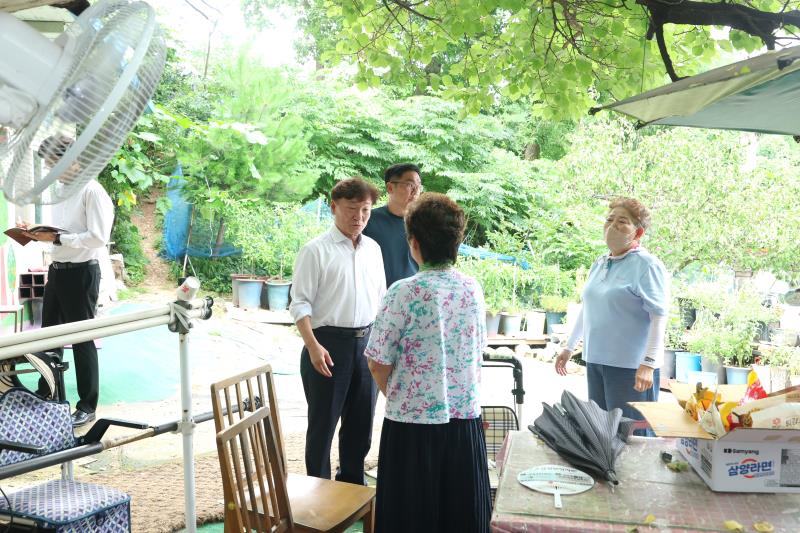 남종섭의장 상미경로당 방문_6
