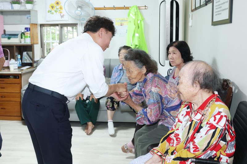 남종섭의장 상미경로당 방문_7