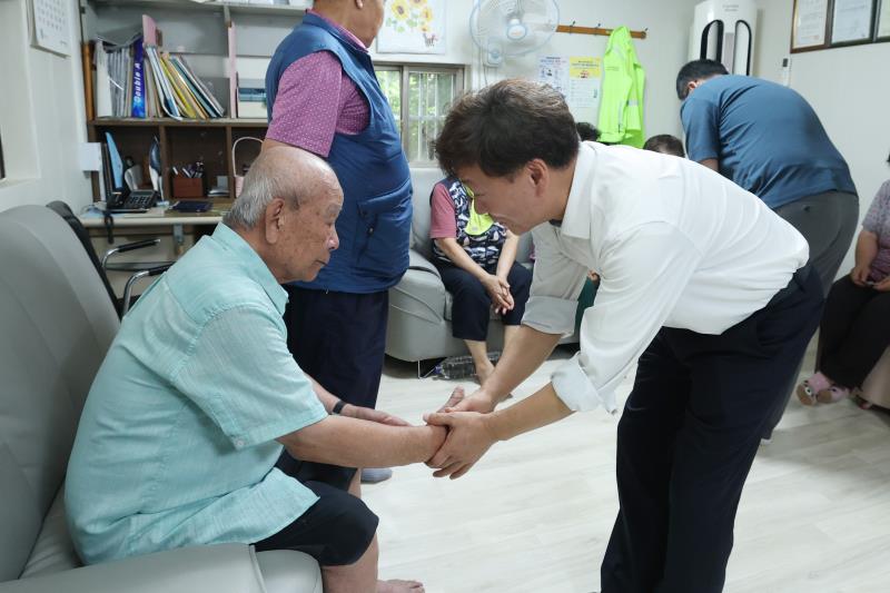 남종섭의장 상미경로당 방문_8