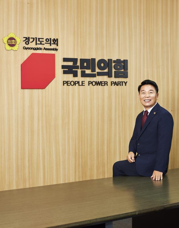 방성환 대표의원 프로필사진 촬영