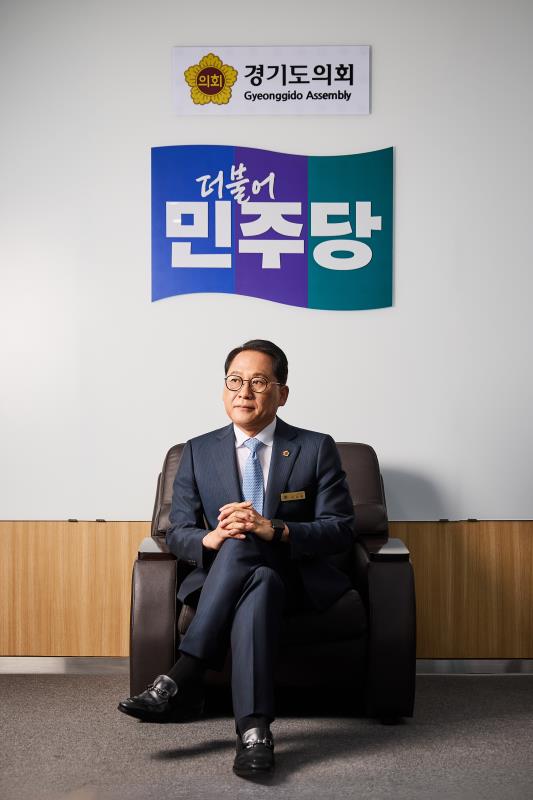 안광률 대표의원 프로필사진 촬영