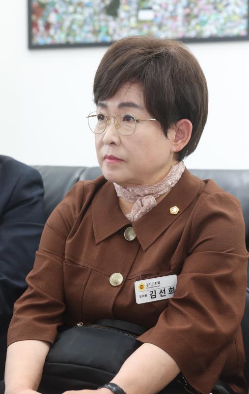 국민의힘 대표단 언론사 방문 (뉴시스)_9