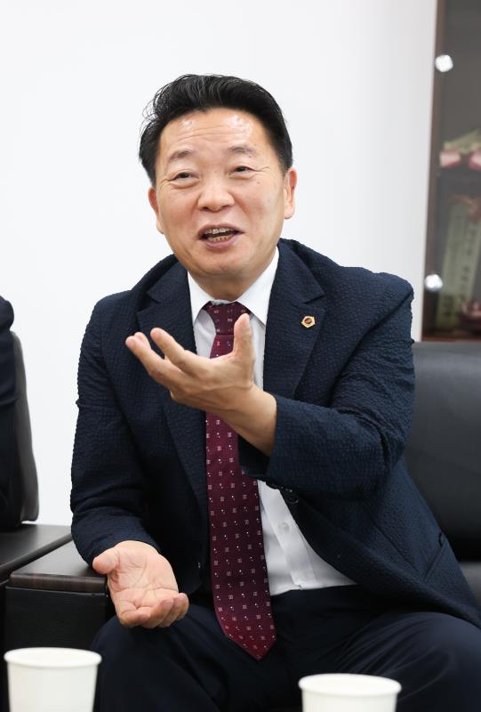 국민의힘 대표단 언론사 방문(경기신문)_4