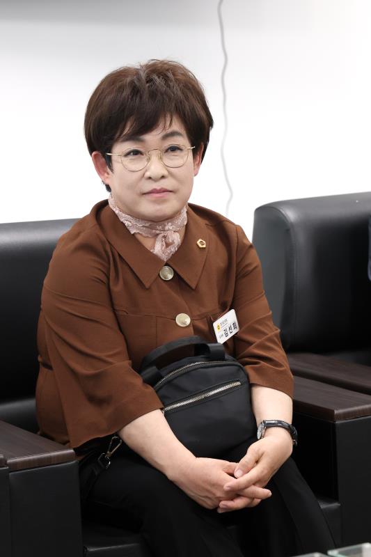 국민의힘 대표단 언론사 방문(경기신문)_7
