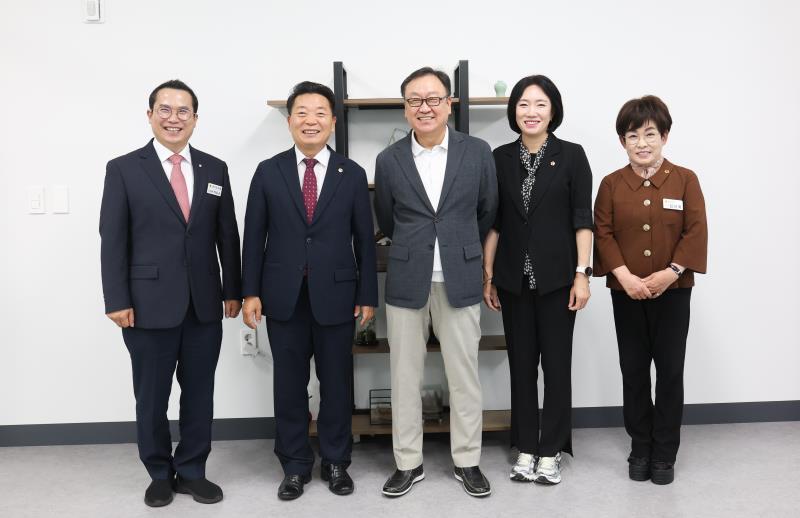 국민의힘 대표단 언론사 방문(경기신문)_9