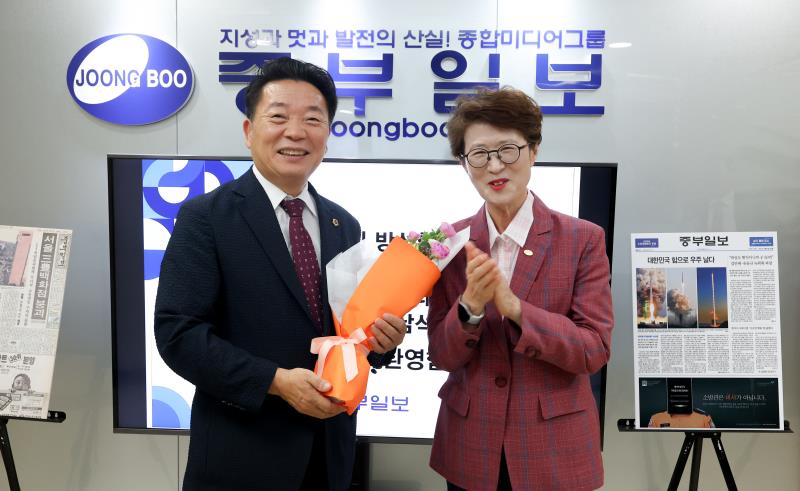 국민의힘 대표단 언론사 방문(중부일보)_9