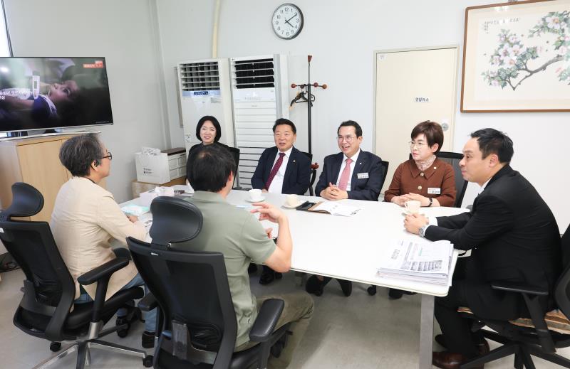 국민의힘 대표단 언론사 방문(연합뉴스)_3