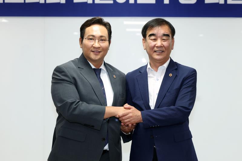 경기도의회 더불어민주당 의원총회_6