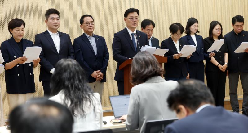 경기도의회 더불어민주당 최종현 대표의원 기자회견_9