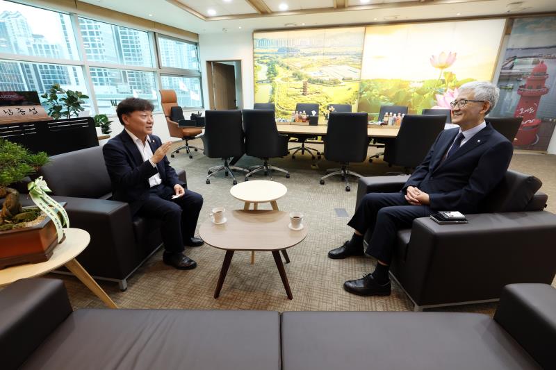 명지대학교 임연수 총장 접견