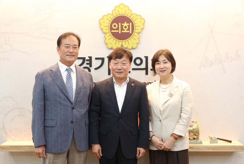 남종섭의장 삼일공고 접견