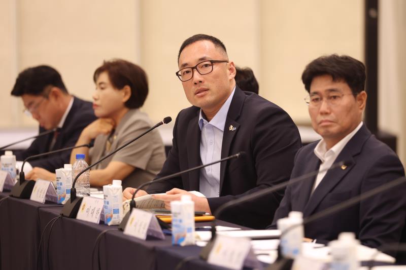경기도의회 경기도청예산결산특별위원회 사전설명회_9