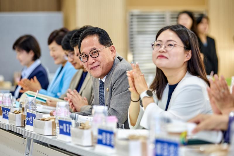 제12대 경기도의회 더불어민주당 수석대표단 교육현장 정책회의 1일차_7