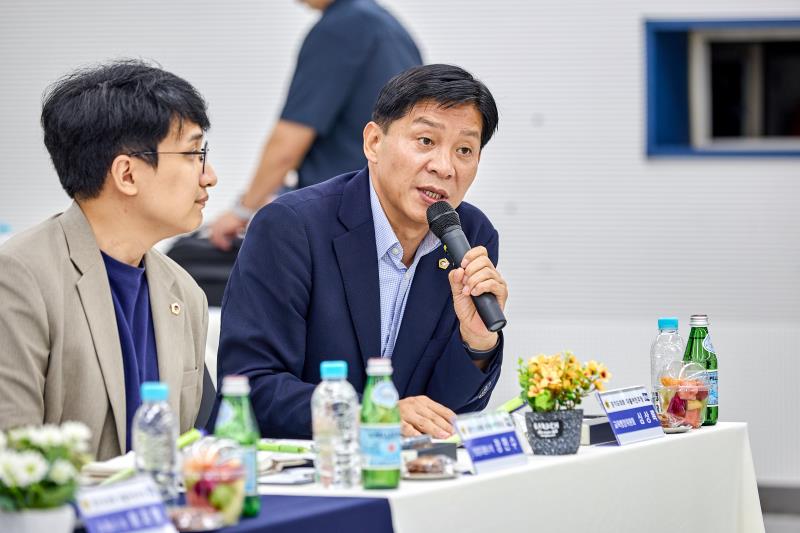 제12대 경기도의회 더불어민주당 수석대표단 교육현장 정책회의 1일차_8