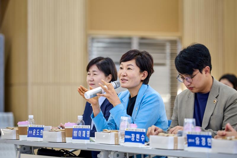 제12대 경기도의회 더불어민주당 수석대표단 교육현장 정책회의 1일차_7