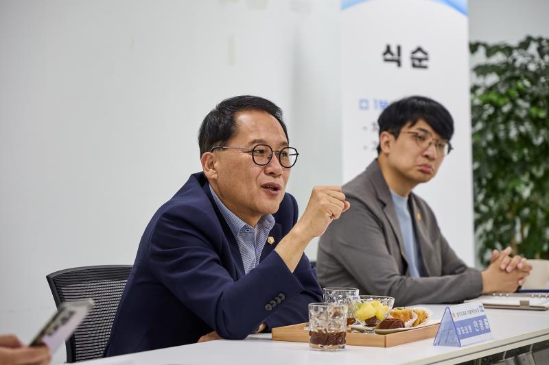 제12대 경기도의회 더불어민주당 수석대표단 교육현장 정책회의 2일차_2