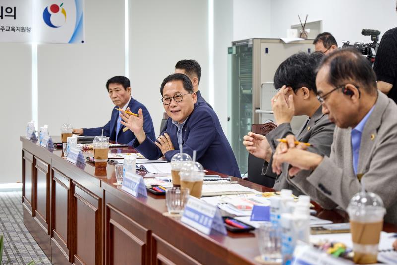 제12대 경기도의회 더불어민주당 수석대표단 교육현장 정책회의 2일차_8