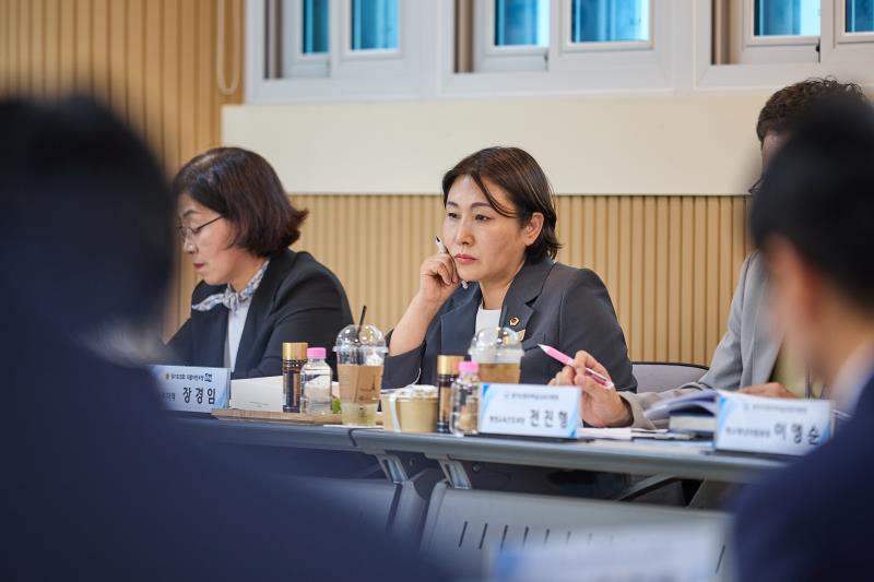 제12대 경기도의회 더불어민주당 수석대표단 교육현장 정책회의 2일차_7