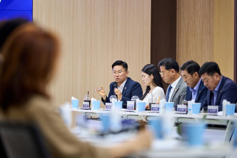 제12대 경기도의회 더불어민주당 수석대표단 교육현장 정책회의 2일차_9