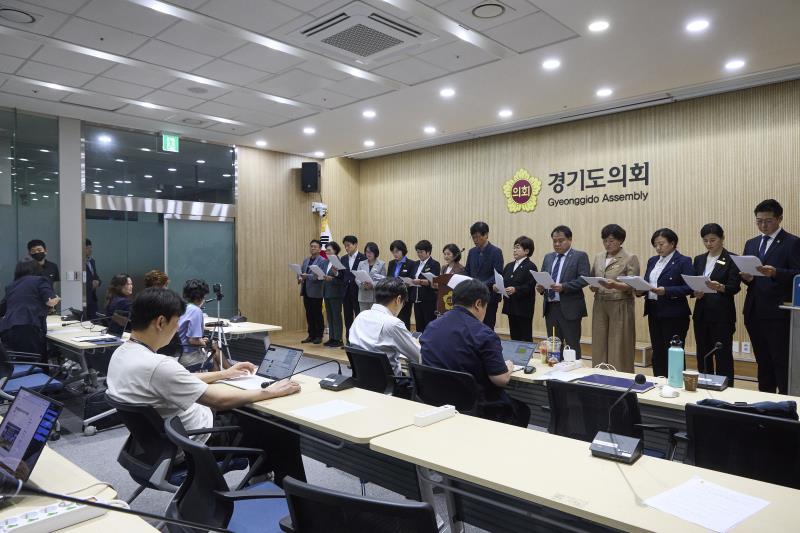 국중범 위원장 및 교육기획위원회 의원 기자회견_3