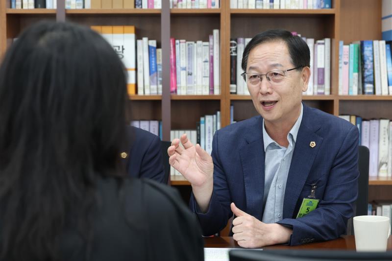 경기도의회 남종섭의장 등 이재정 국회의원 접견_6