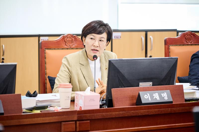 제393회 임시회 제1차 여성가족평생교육위원회_6