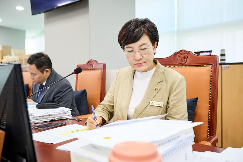 제393회 임시회 제1차 여성가족평생교육위원회_8