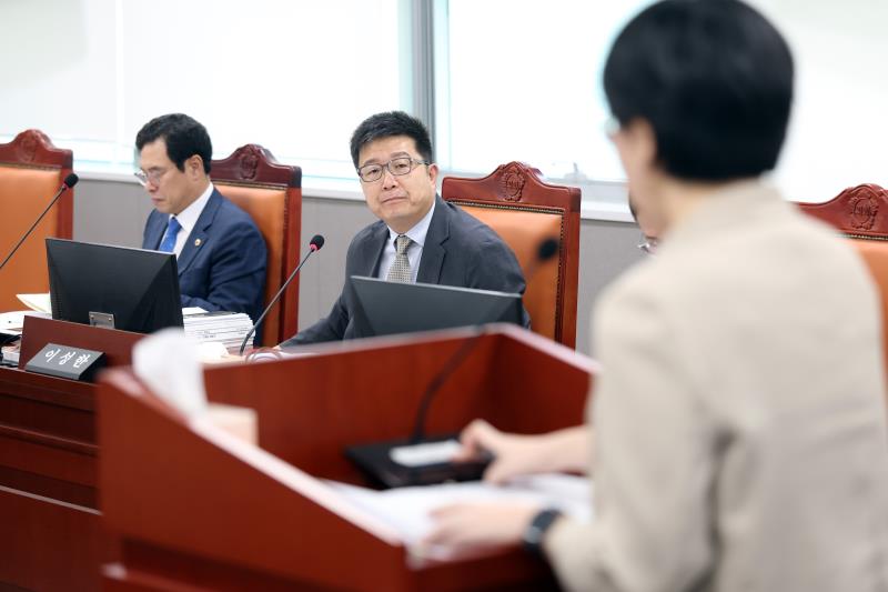 제393회 임시회 제1차 안전행정위원회-1_9