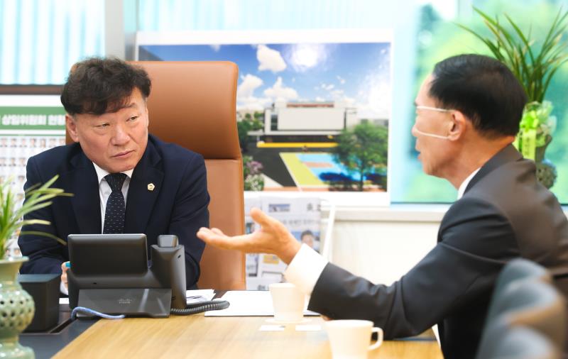 남종섭의장 경기도체육회 이원성 회장 접견_6