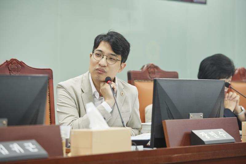 제393회 임시회 제2차 안전행정위원회_3