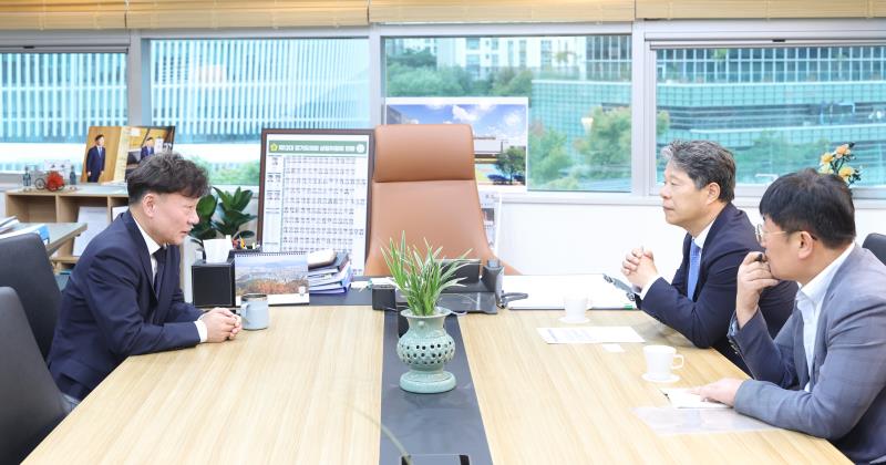 남종섭의장 서영석 도당위원장 접견_2
