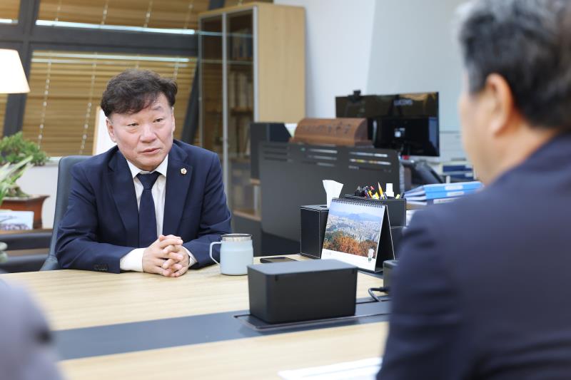 남종섭의장 서영석 도당위원장 접견_4