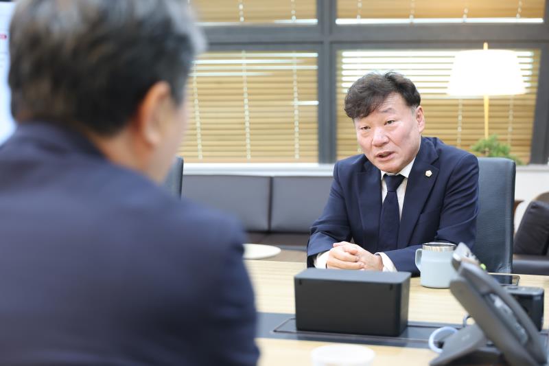 남종섭의장 서영석 도당위원장 접견_7