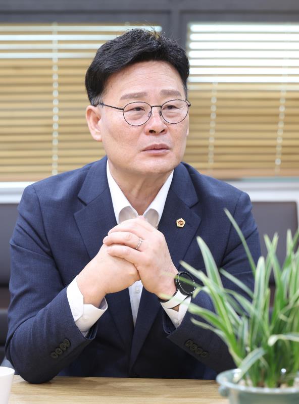 남종섭의장 서영석 도당위원장 접견_9