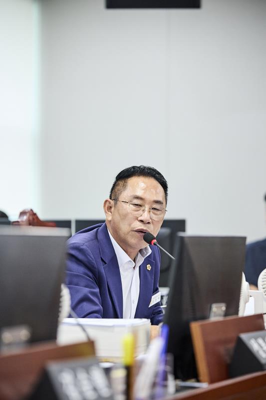 제393회 임시회 제1차 건설교통위원회_8