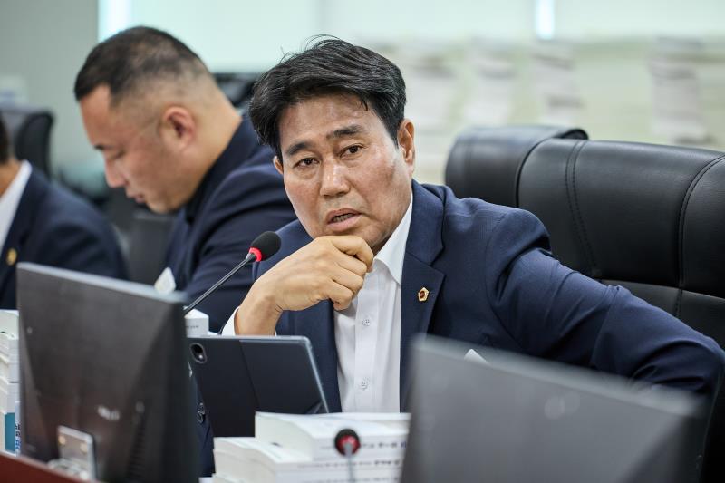 제393회 임시회 제1차 경기도청 예산결산특별위원회_3