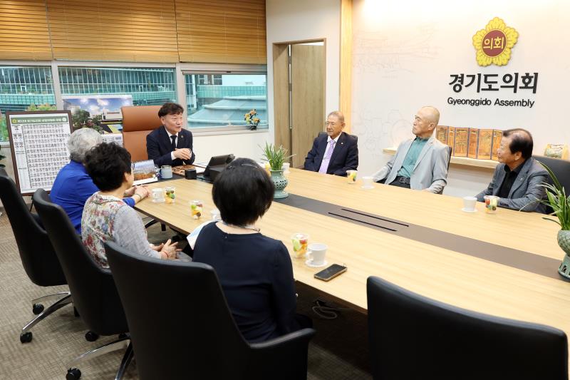 대한노인회 기흥구 회장단 접견 및 의회 견학_7