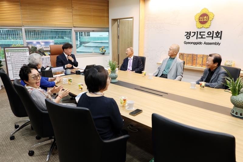 대한노인회 기흥구 회장단 접견 및 의회 견학_8