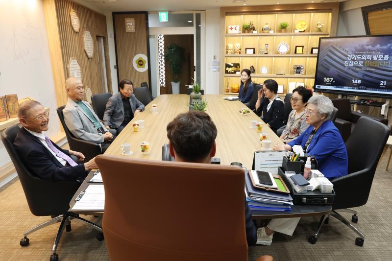 대한노인회 기흥구 회장단 접견 및 의회 견학_10