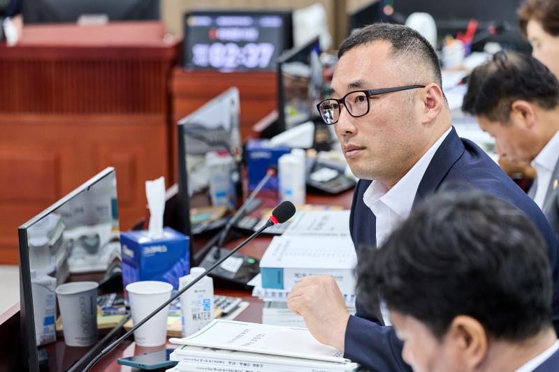 제393회 임시회 제2차 경기도청 예산결산특별위원회_8